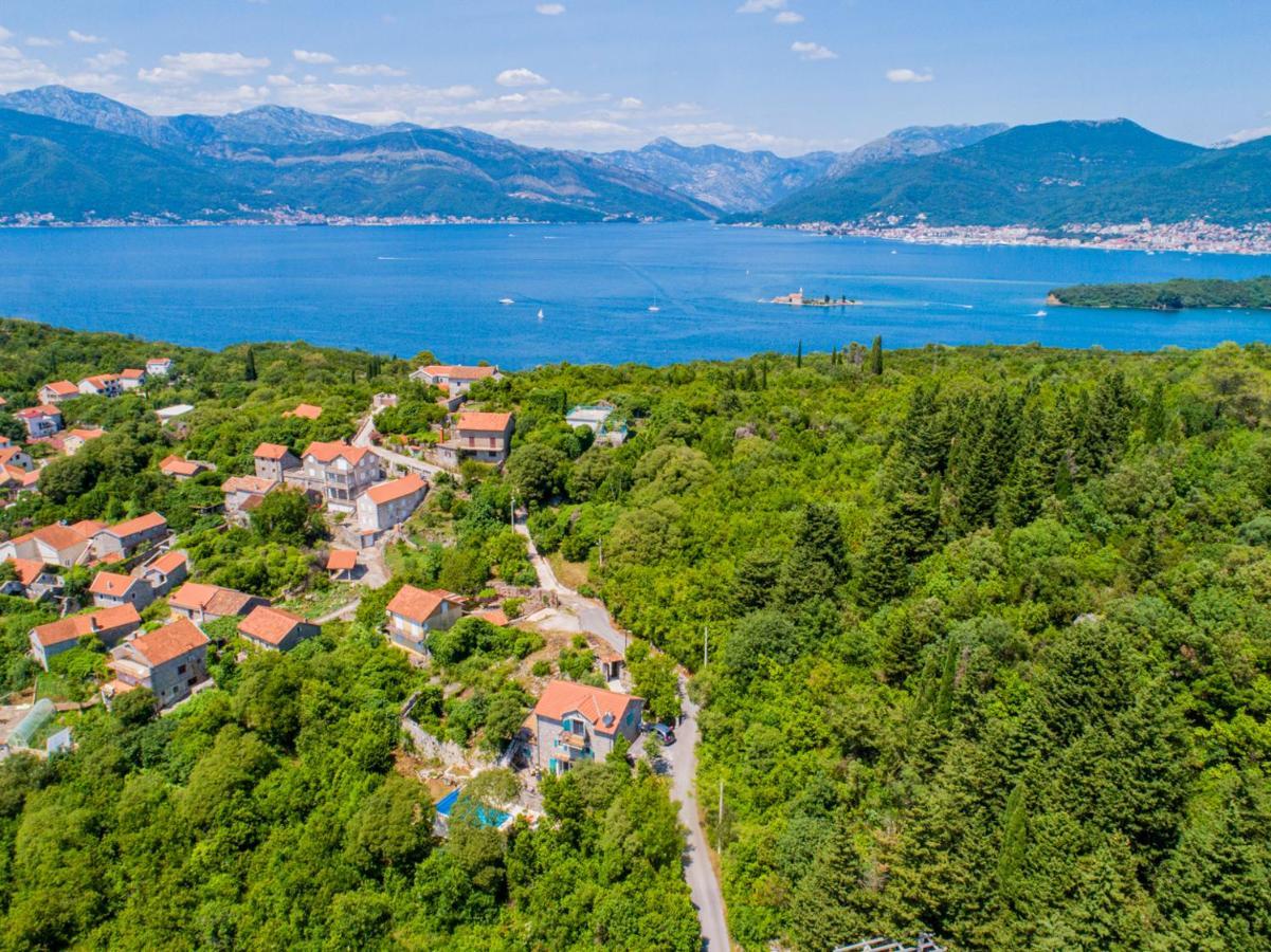 Villa Toscana With A Pool Tivat Exteriér fotografie